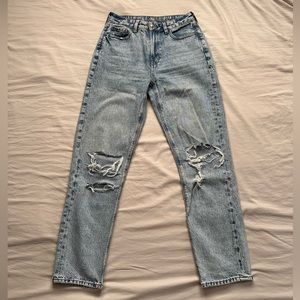 American Eagle Distressed Mom Straight Jean Size 4 Long High Rise (No. 3506)